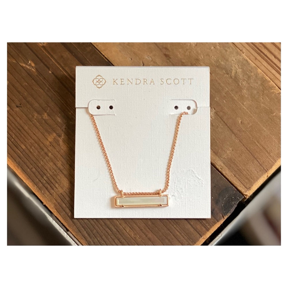 Kendra Scott • Leanor Necklace • Rose Gold - Picture 3 of 5